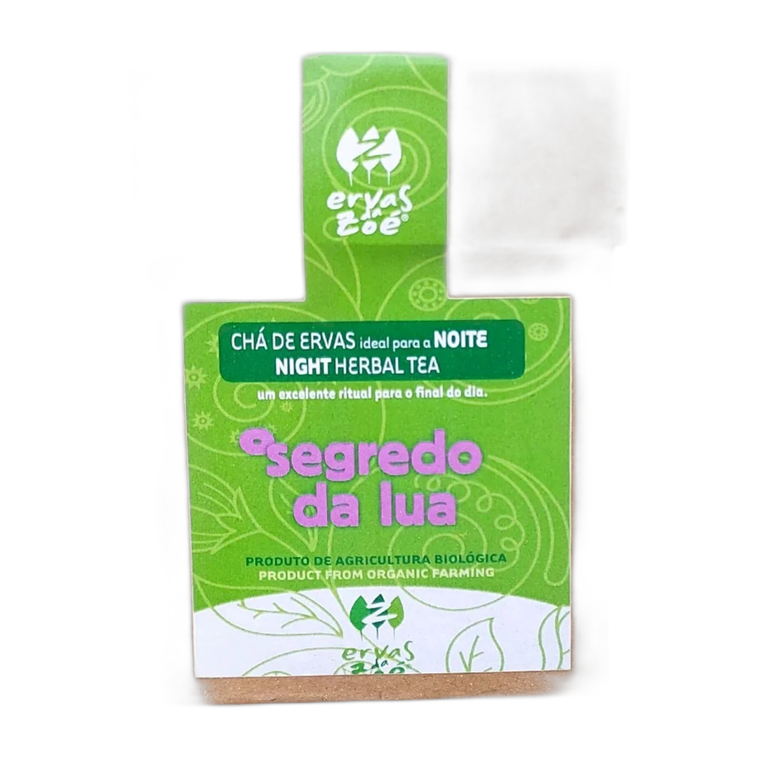 Colheita Ervas da Zoé O Segredo da Lua organic night herbal tea blend in a green and white paper pouch